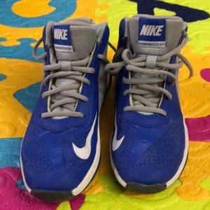 Nike tennis shoes for boy
